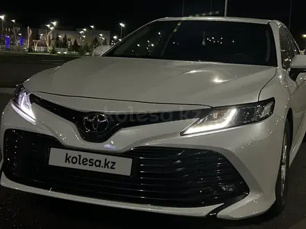 Toyota Camry 2018 года за 11 000 000 тг. в Семей – фото 3