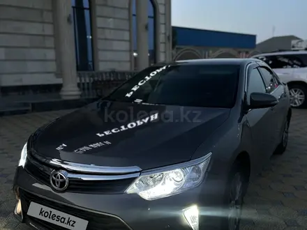 Toyota Camry 2015 года за 9 350 000 тг. в Атырау – фото 3