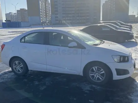 Chevrolet Aveo 2015 года за 3 700 000 тг. в Семей – фото 4