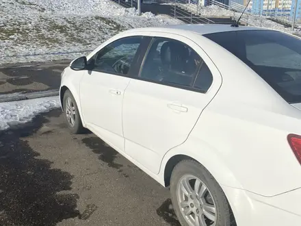 Chevrolet Aveo 2015 года за 3 700 000 тг. в Семей – фото 6