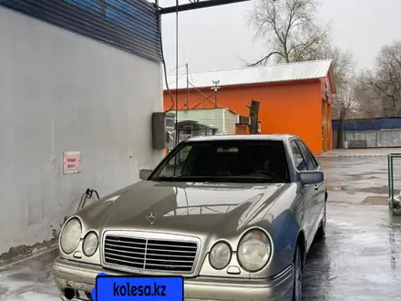 Mercedes-Benz E 320 1997 года за 2 000 000 тг. в Шымкент