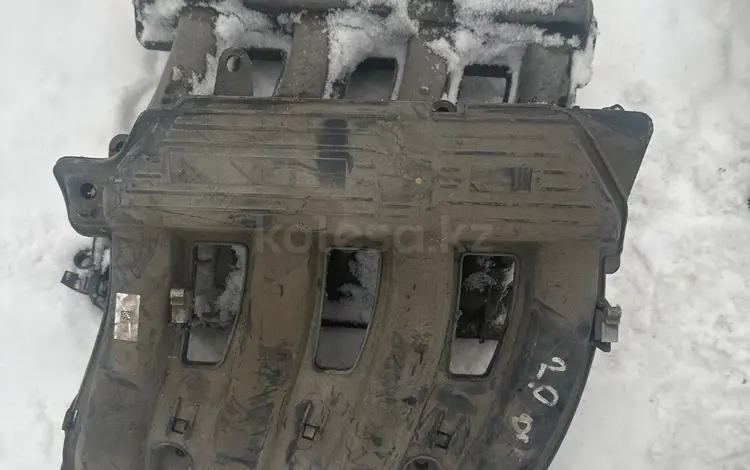 Впускной коллектор паук 140037159R за 19 700 тг. в Астана