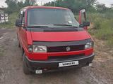 Volkswagen Multivan 1993 годаүшін2 500 000 тг. в Караганда