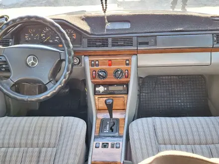 Mercedes-Benz E 230 1992 года за 1 650 000 тг. в Талдыкорган – фото 10