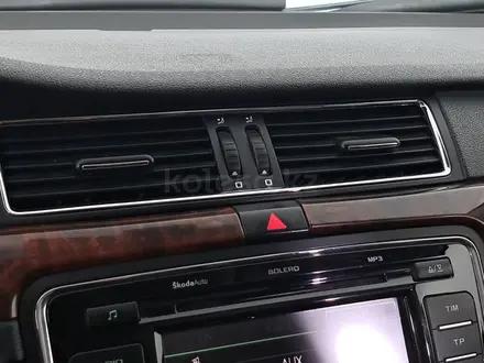 Skoda Superb 2013 года за 4 390 000 тг. в Астана – фото 24