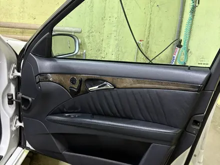 Mercedes-Benz E 320 2002 года за 3 500 000 тг. в Астана – фото 8
