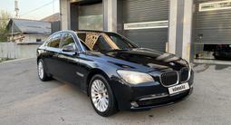 BMW 750 2010 года за 11 000 000 тг. в Алматы – фото 2