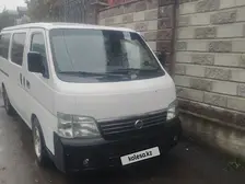 Nissan Urvan, 2004