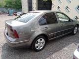 Volkswagen Jetta 2004 года за 2 800 000 тг. в Караганда – фото 2