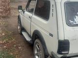 ВАЗ (Lada) Lada 2121 1998 года за 1 100 000 тг. в Караганда – фото 2