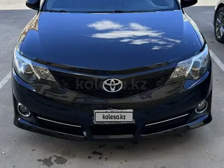 Toyota Camry 2014 года за 5 600 000 тг. в Жанаозен – фото 17