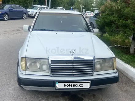 Mercedes-Benz E 260 1989 года за 1 200 000 тг. в Шымкент – фото 2