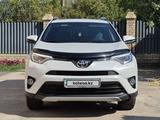 Toyota RAV4 2018 годаүшін11 500 000 тг. в Астана