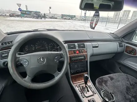 Mercedes-Benz E 320 2001 года за 4 300 000 тг. в Караганда – фото 6