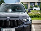 BMW X5 2018 года за 26 900 000 тг. в Алматы – фото 2