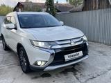 Mitsubishi Outlander 2015 года за 10 500 000 тг. в Усть-Каменогорск – фото 2