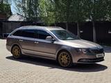 Skoda Superb 2014 года за 8 000 000 тг. в Астана – фото 2