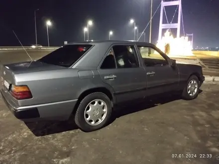 Mercedes-Benz E 260 1989 года за 1 500 000 тг. в Семей – фото 36