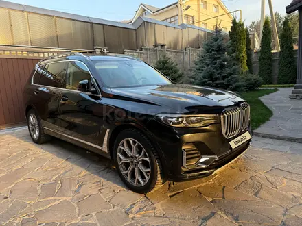 BMW X7 2021 года за 35 000 000 тг. в Алматы