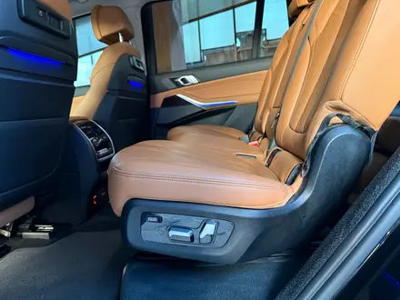 BMW X7 2021 года за 35 000 000 тг. в Алматы – фото 23
