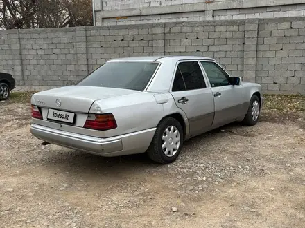 Mercedes-Benz E 230 1992 года за 1 500 000 тг. в Тараз – фото 5