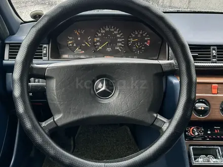 Mercedes-Benz E 260 1990 года за 1 900 000 тг. в Караганда – фото 11