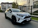 Toyota RAV4 2020 года за 14 900 000 тг. в Алматы