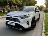 Toyota RAV4 2020 года за 14 900 000 тг. в Алматы – фото 3