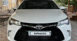 Toyota Camry 2015 года за 9 800 000 тг. в Жанаозен – фото 4