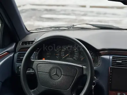 Mercedes-Benz E 230 1996 года за 2 400 000 тг. в Караганда – фото 16