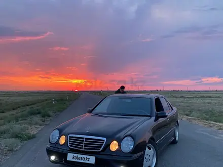 Mercedes-Benz E 430 1999 года за 3 900 000 тг. в Актау – фото 2