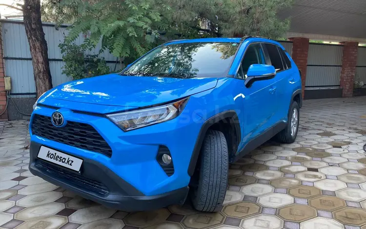 Toyota RAV4 2021 года за 14 800 000 тг. в Алматы