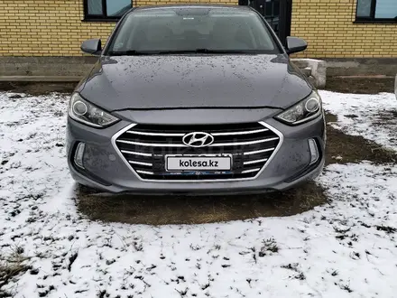 Hyundai Elantra 2017 года за 5 000 000 тг. в Уральск