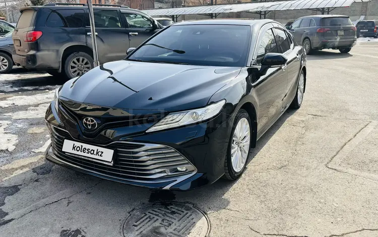 Toyota Camry 2020 года за 16 200 000 тг. в Алматы