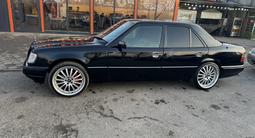Mercedes-Benz E 320 1995 годаfor3 700 000 тг. в Алматы – фото 2
