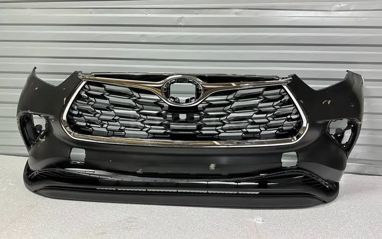 Бампер передний Решетка радиатора на Toyota Highlander 2019- за 55 000 тг. в Алматы