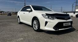 Toyota Camry 2015 года за 11 900 000 тг. в Шымкент – фото 3