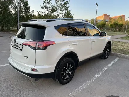 Toyota RAV4 2018 года за 12 800 000 тг. в Астана – фото 10