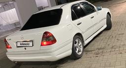 Mercedes-Benz C 180 1995 года за 2 100 000 тг. в Караганда – фото 3