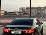 Toyota Camry 2014 года за 10 000 000 тг. в Атырау – фото 2