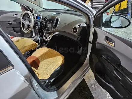 Chevrolet Aveo 2013 года за 3 000 000 тг. в Актау – фото 2