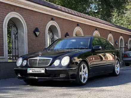 Mercedes-Benz E 320 2000 года за 5 800 000 тг. в Шымкент – фото 2