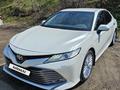 Toyota Camry 2020 года за 15 300 000 тг. в Алматы – фото 2