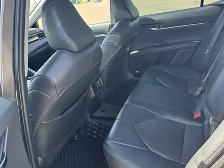 Toyota Camry 2021 года за 14 250 000 тг. в Костанай – фото 5
