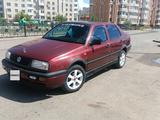 Volkswagen Vento 1993 года за 1 100 000 тг. в Астана – фото 2