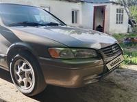 Toyota Camry 2001 годаүшін3 500 000 тг. в Урджар