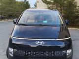 Hyundai Staria 2023 годаүшін20 500 000 тг. в Астана – фото 2