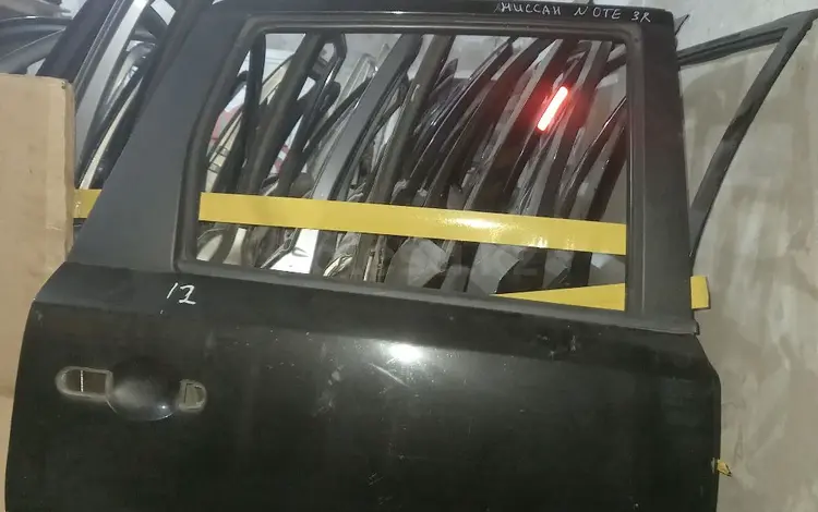 Дверь задняя правая ниссан NOTE, E11 за 40 000 тг. в Караганда