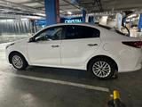 Kia Rio 2021 года за 7 000 000 тг. в Усть-Каменогорск – фото 2