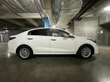 Kia Rio 2021 года за 7 000 000 тг. в Усть-Каменогорск – фото 3